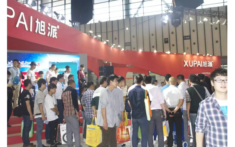 人！从！众！2015南京展开展第一天，旭派展台除了人还是人！